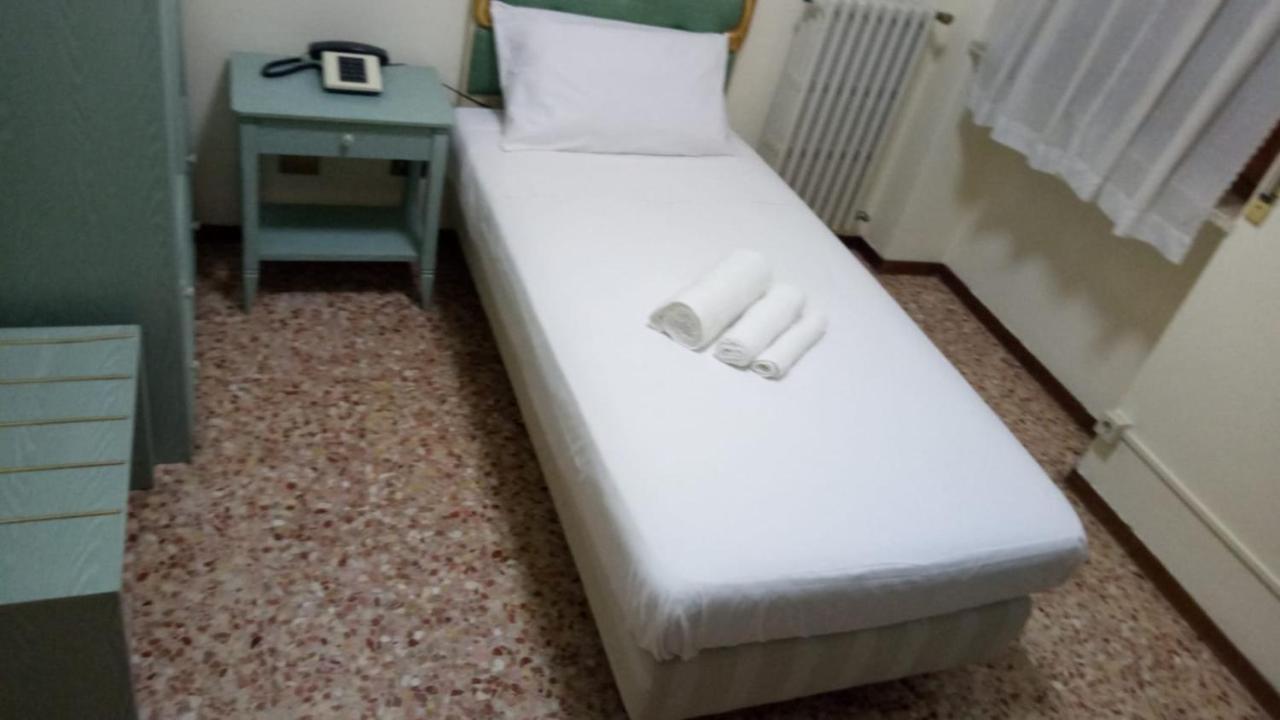 Hotel Primarosa サルソマッジョーレ・テルメ エクステリア 写真